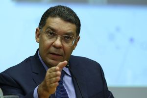 Governo cumpre teto de gastos com folga de R 339 bilhões tesouro divida publica 2019 abr 2801209360