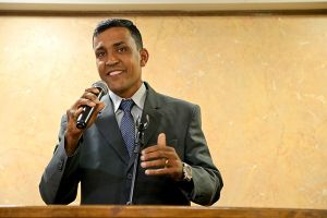 Vereador Aquiciley toma posse em substituição à vereadora Leide amiga de Caxias 1