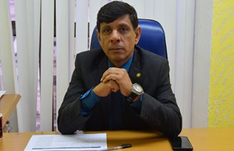 Marcelo Dino chama de caixa preta Jéssica Mussauer