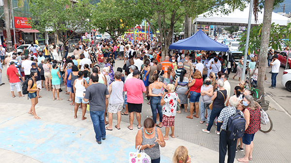Caos na vacinação em Duque de Caxias
