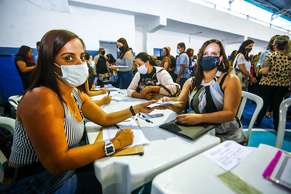 Belford Roxo contrata três mil profissionais de educação