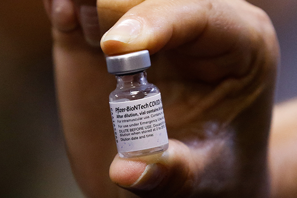Governo anuncia contrato para comprar 100 milhões de doses da vacina da Pfizer