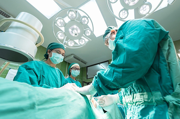 PEC permite acúmulo de cargos públicos por médicos durante pandemia