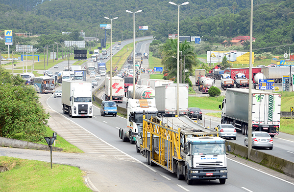 Foto: Banco de Imagens Governo fixa percentual do biodiesel misturado ao óleo diesel em 12%