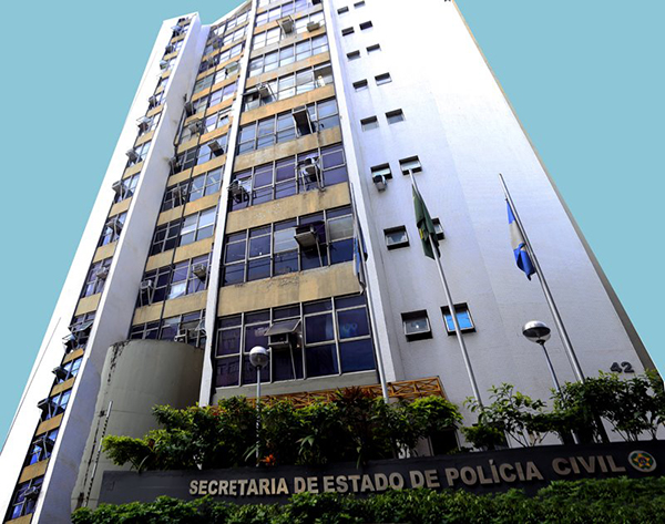 Ação contra quadrilha de pirâmide financeira prende quatro