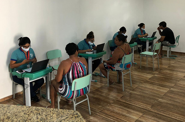 Atendimento itinerante da Águas do Rio percorre ruas em Belford Roxo