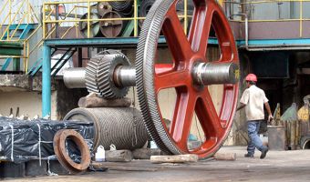 Doze locais tiveram queda na produção industrial em 2020 diz IBGE CNI Jose Paulo Lacerda