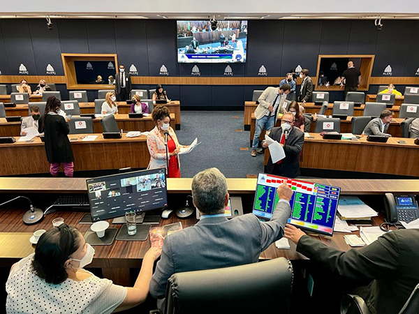 Foto: Banco de Imagens Empresas beneficiadas pelo Supera RJ poderão acumular linhas de créditos