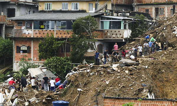 Mortes pela chuva em Petrópolis chegam a 120