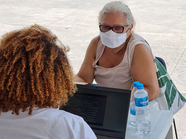 Águas do Rio realiza atendimento durante o evento ‘Procon na Praça’, em Duque de Caxias