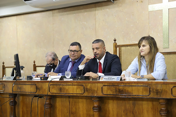 Foto: Banco de Imagens Vereadores cobram obras e também melhorias no transporte municipal