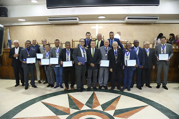 Foto: Banco de Imagens Câmara de Caxias outorga, pela primeira vez, a Medalha Pastor Júlio Henrique Gomes