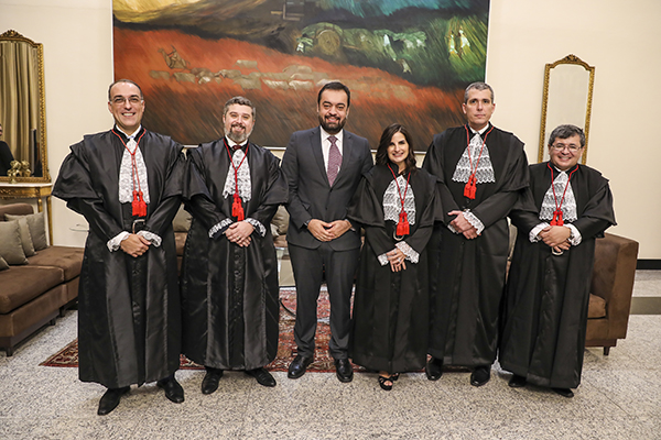 Governador participa da solenidade de posse dos novos desembargadores do TJRJ