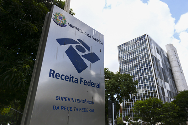 Portaria da Receita restabelece o trabalho presencial