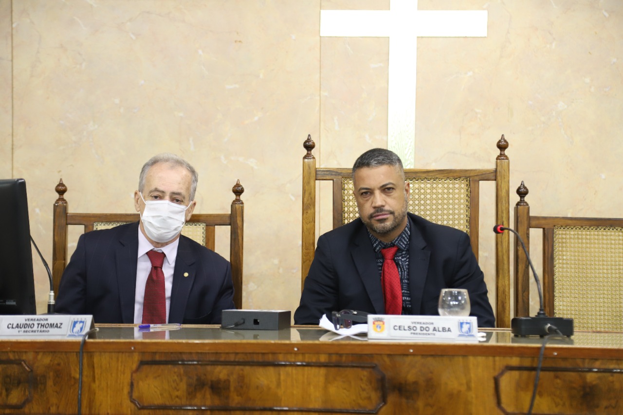 Vereador Nivan Almeida recebe título de Doutor Honoris Causa