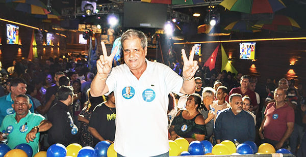 Dica reúne quase três mil pessoas no lançamento da pré-candidatura