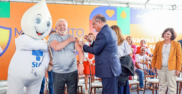 Com Lula vacinado país abre Movimento Nacional pela Vacinação