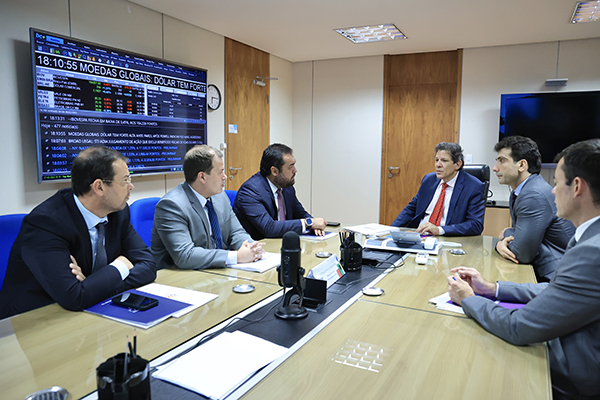 Foto: Banco de Imagens Cláudio Castro discute revisão da recuperação fiscal do Rio e entrega Carta dos Governadores a Haddad