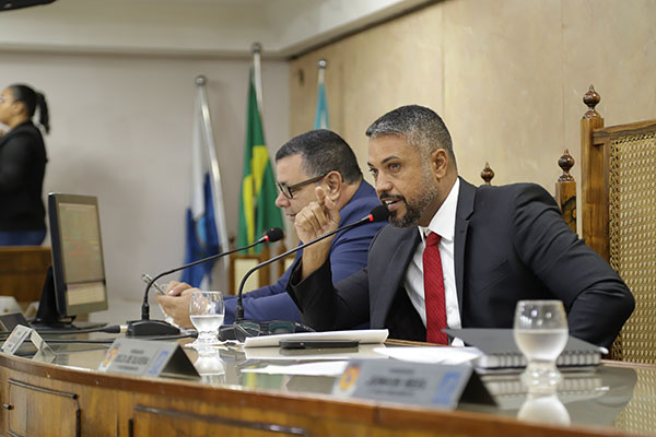 Foto: Banco de Imagens Demissões de servidores pela empresa Gaia voltam a ser discutidas em plenário