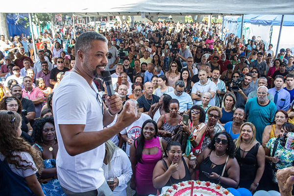 Foto: Banco de Imagens Celso do Alba comemora aniversário e reúne família, amigos e autoridades