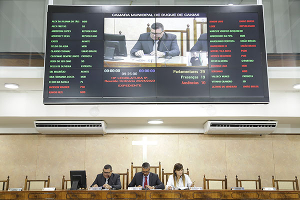 Vereadores repudiam as demissões de servidores da saúde pela empresa Gaia
