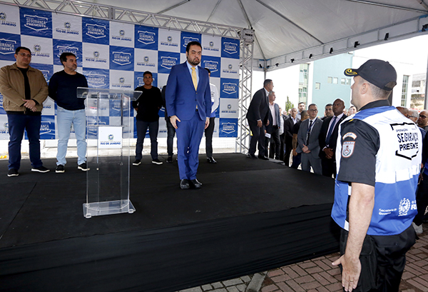 Cláudio Castro inaugura base do Segurança Presente em Mesquita