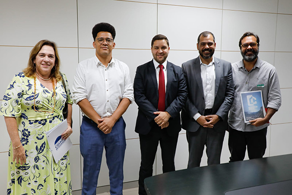 Foto: Banco de Imagens Thiago Pampolha se reúne com secretário nacional de Políticas para Territórios Periféricos em Brasília