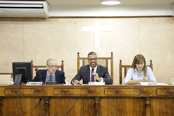 Vereadores solicitam ao Executivo mais diálogo com os professores da Rede Municipal