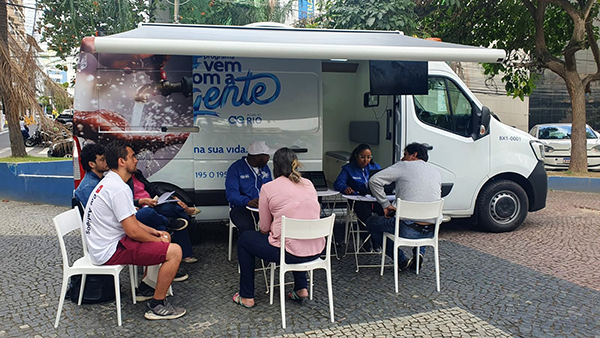Atendimento móvel é novidade na Praça Roberto Silveira, em Duque de Caxias
