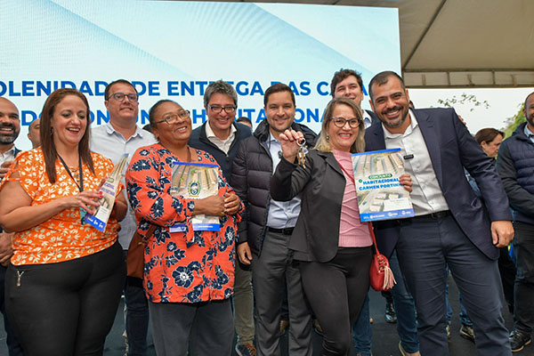 Foto: Banco de Imagens Governo do Estado entrega as chaves da casa própria a 153 famílias de Areal