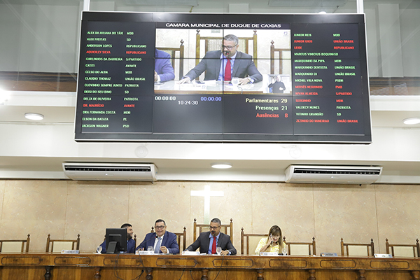 Projetos de valorização dos profissionais da Saúde e Educação são encaminhados às Comissões da Câmara