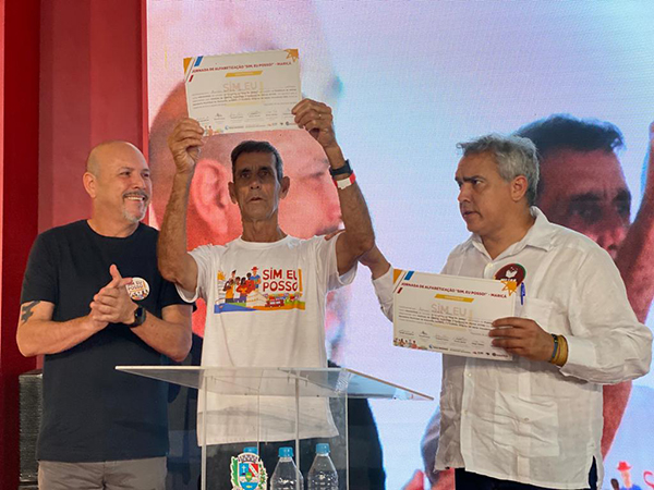 Maricá alfabetiza 1.067 alunos entre jovens, adultos e idosos