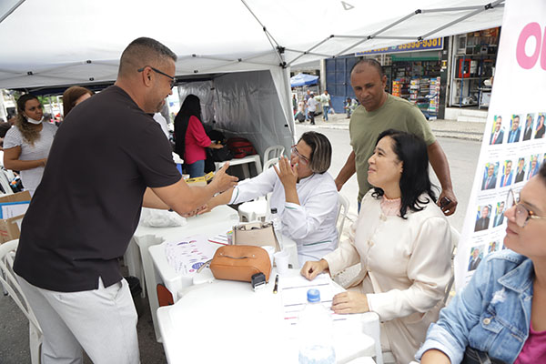 Outubro Rosa: Câmara de Caxias promove ação social com serviços gratuitos à população