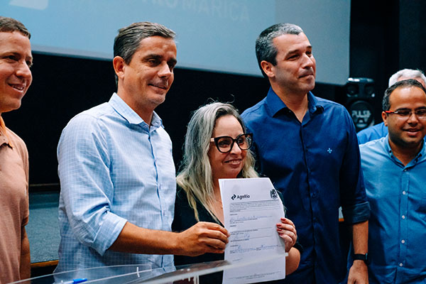 Prefeitura entrega 150 primeiros contratos a Microempreendedores Individuais (MEI)