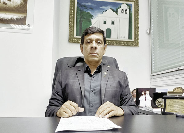 Foto: Banco de Imagens Deputado estadual Marcelo Dino tem veículo atingido por disparos de arma de fogo