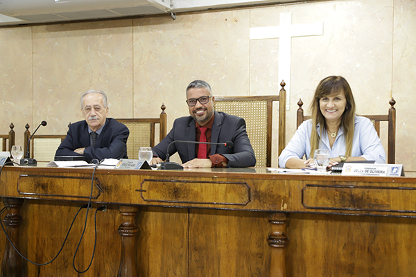 Foto: Banco de Imagens Vereadores contestam a empresa Gaia pelo atraso dos pagamentos aos servidores da Saúde