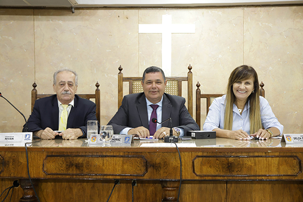 Vereadores de Caxias cobram esclarecimentos da Secretaria de Saúde