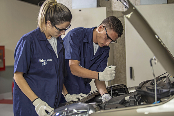 Firjan SENAI abre mais de sete mil vagas gratuitas em cursos de qualificação profissional