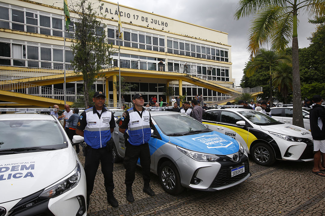 Foto: Banco de Imagens Cláudio Castro entrega novas viaturas para a Polícia Militar em Volta Redonda