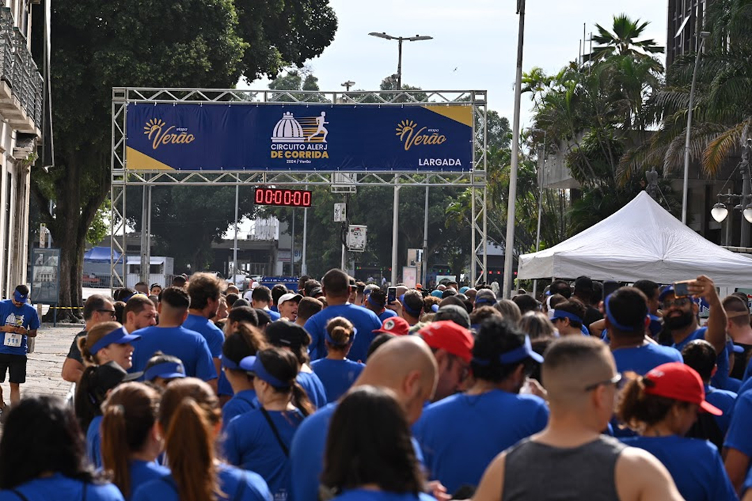 Deputados e servidores participam da primeira corrida de rua da Alerj