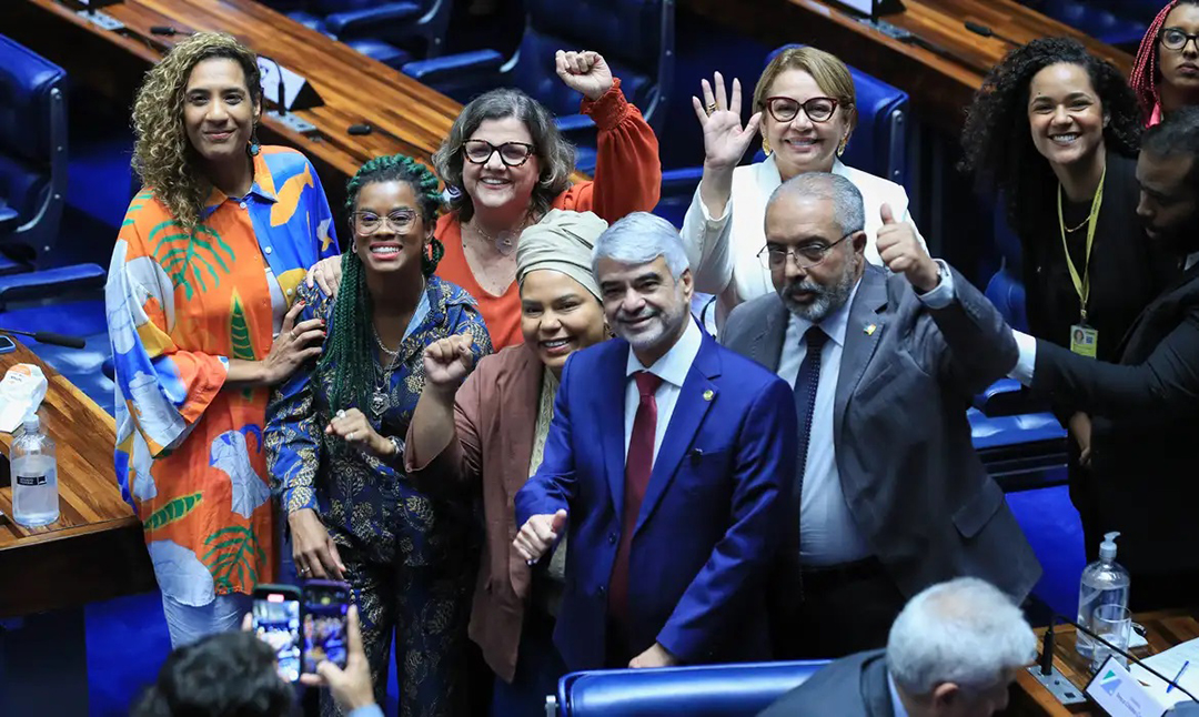 Foto: Banco de Imagens Senado aprova projeto que renova cotas raciais em concursos públicos