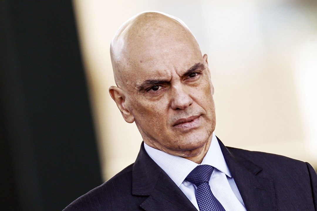 Moraes determina suspensão da rede social X no Brasil