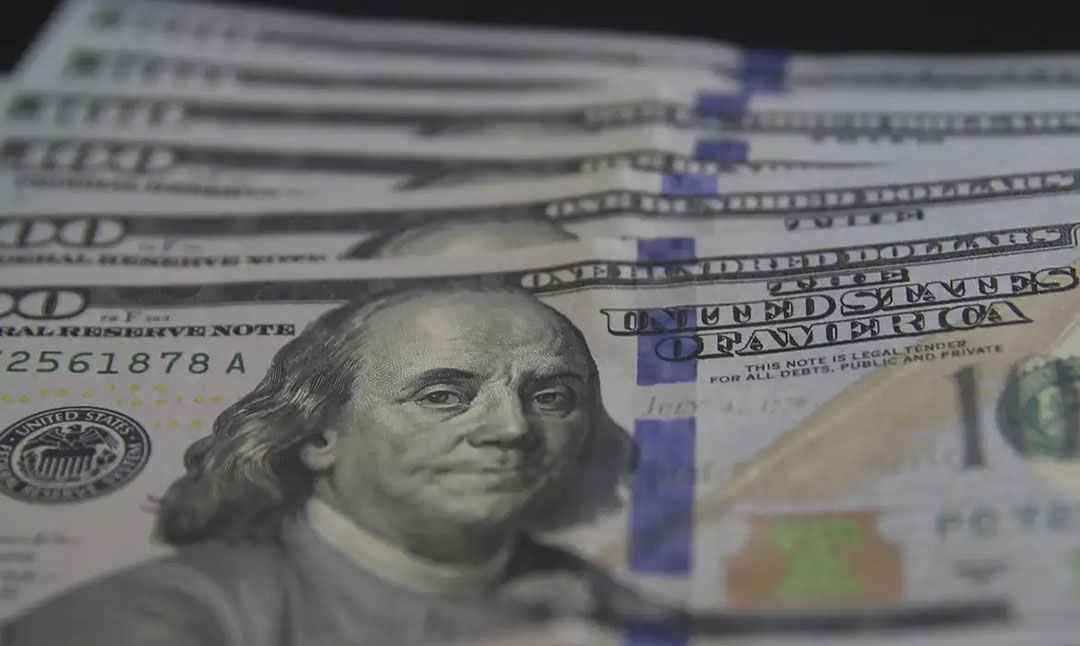 Foto: Banco de Imagens Dólar fecha perto dos R$ 6 e bate novo recorde após anúncio de pacote