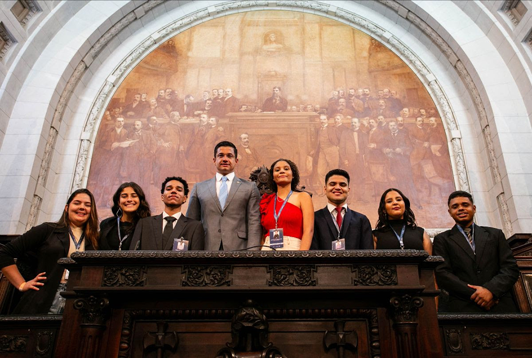 Parlamento Juvenil da Alerj elege aluna de Rio Bonito como presidente da mesa diretora