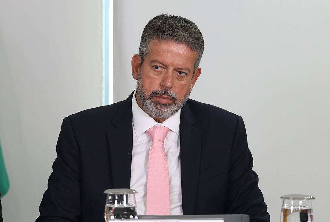 Sem acordo na CCJ, Lira vai pautar PEC do corte de gastos no plenário