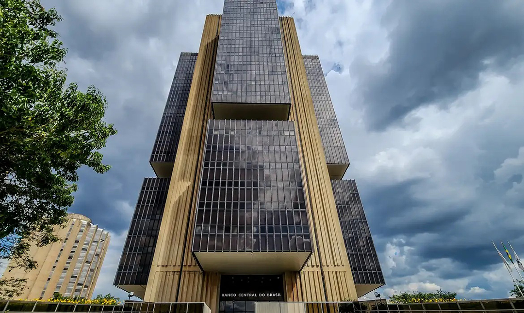 Foto: Rafa Neddermeyer/Agência Brasil Copom eleva juros básicos da economia para 15% ao ano