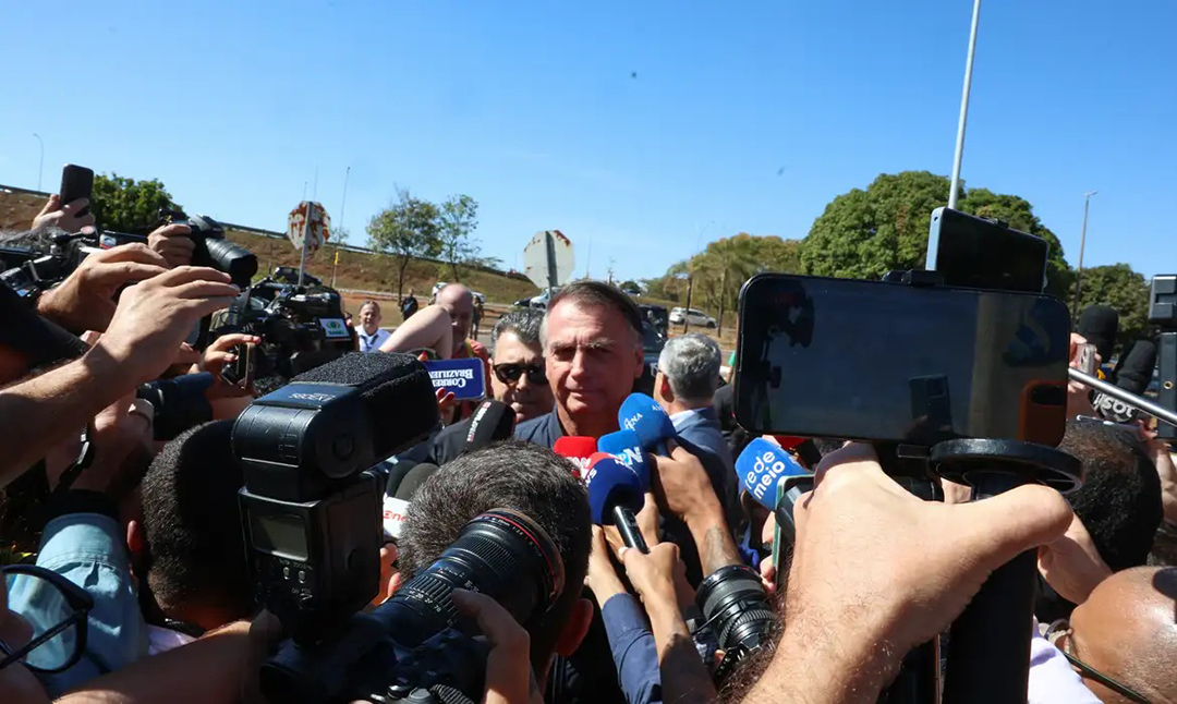 Foto: Antônio Cruz/Agência Brasil Bolsonaro nega ter descumprido proibição de uso de redes sociais