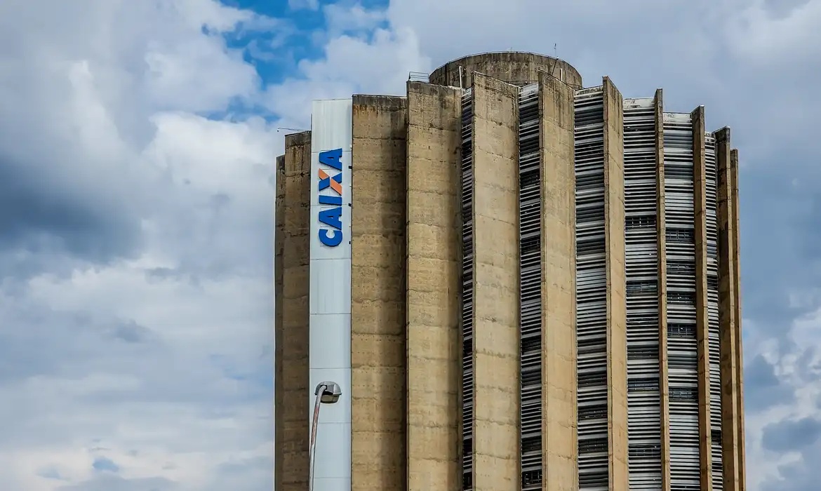 Foto: Rafa Neddermeyer/Agência Brasil Clientes da Caixa podem dar imóvel em financiamento como garantia