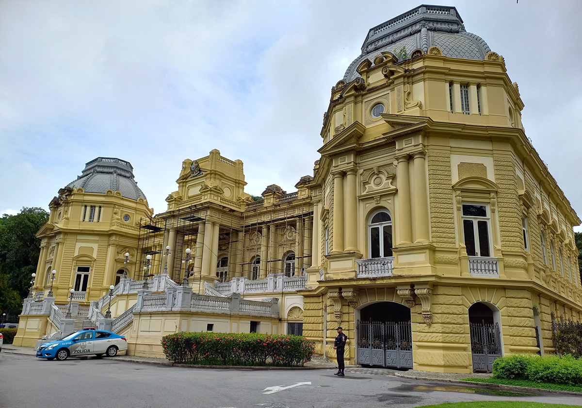 Seeduc-RJ abre inscrições para 1.750 vagas de professores temporários