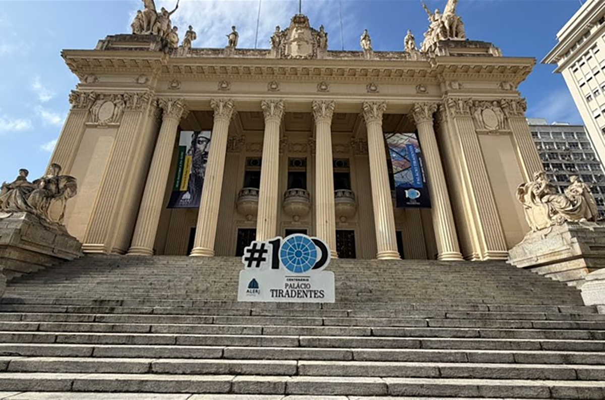Palácio Tiradentes celebra centenário com medalha, selo especial e programação gratuita